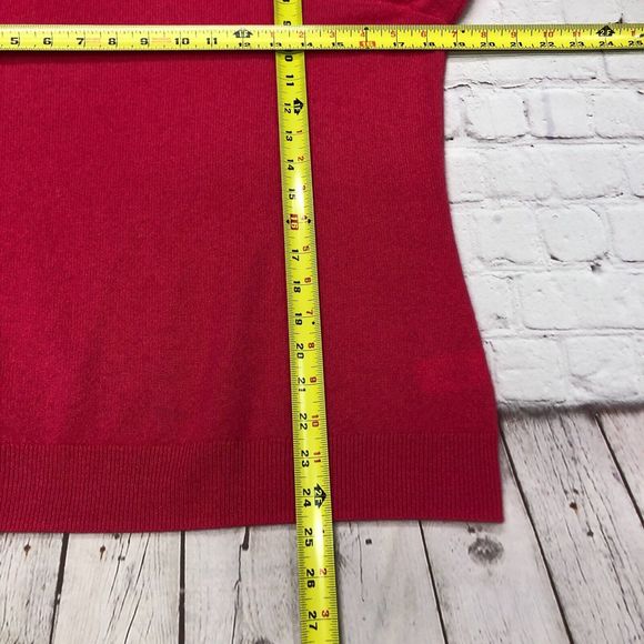 Tahari Women 100% 2-Ply Cashmere Sweater Size Medium Hot Pink M113 -21 - Picture 7 of 16